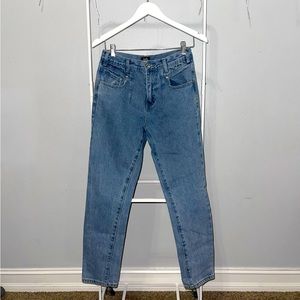Women’s Mom Jeans Size 3/26